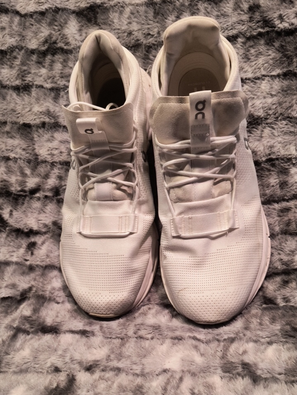 On Running Men’s White Low-Top Cloud 5 Sneaker Size 14
